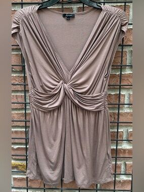 Soprano Taupe Short-Sleeve Knot-Waist Blouse